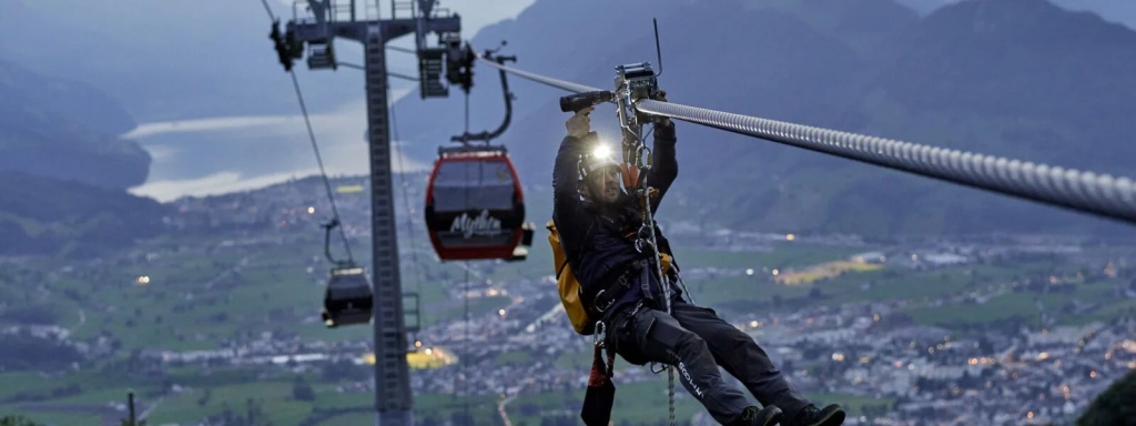 Движение спасателя по ППКД на лебедке