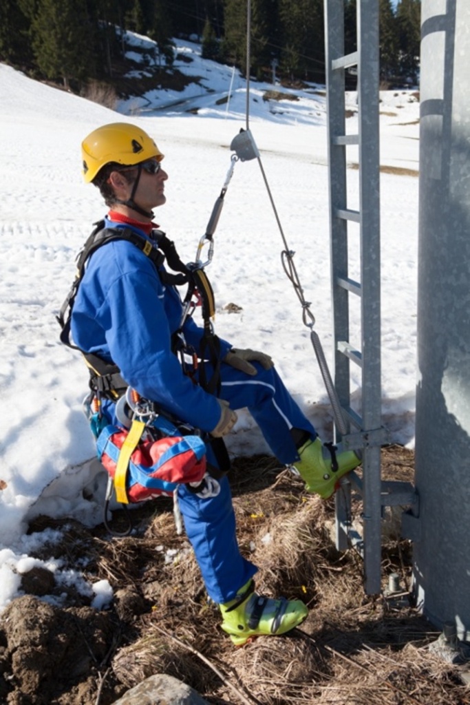 Подъем спасателя на опору ППКД