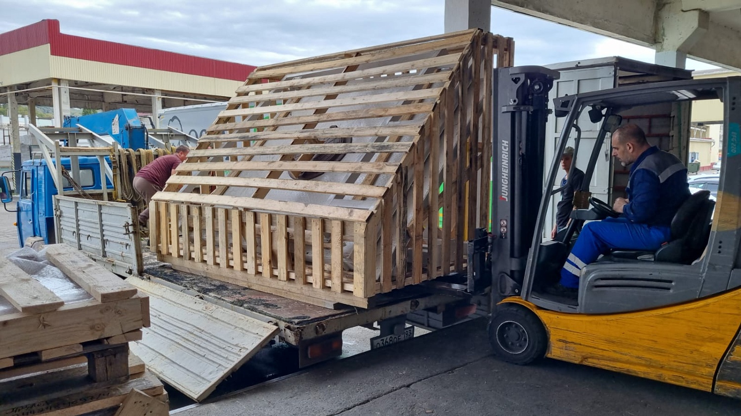 Монтаж учебно-тренировочного полигона для работ на высоте