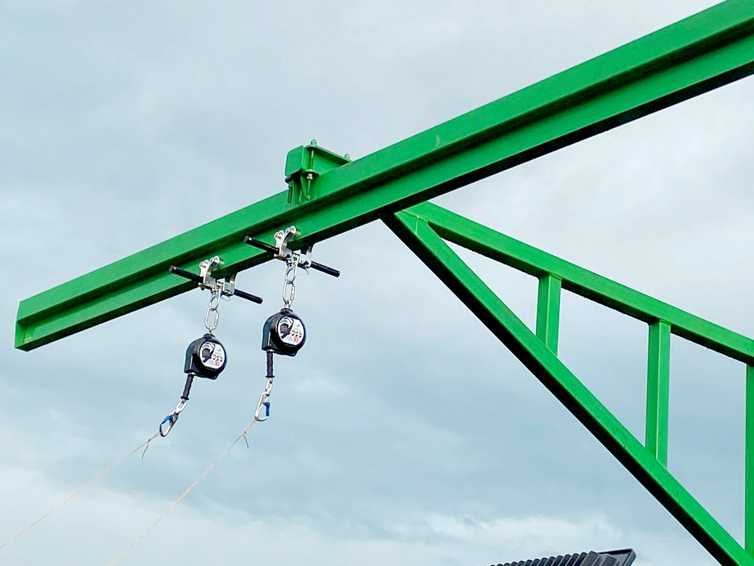 Противовесная страховочная система для работы на железнодорожных вагонах