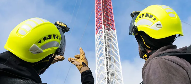 Как выбрать защитную каску для работы на высоте