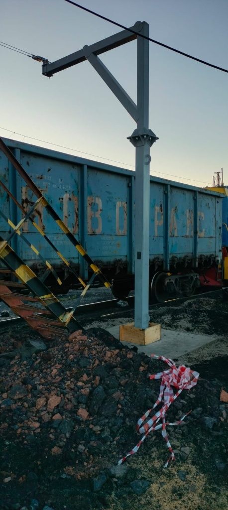 Опора анкерной линии на фундаменте