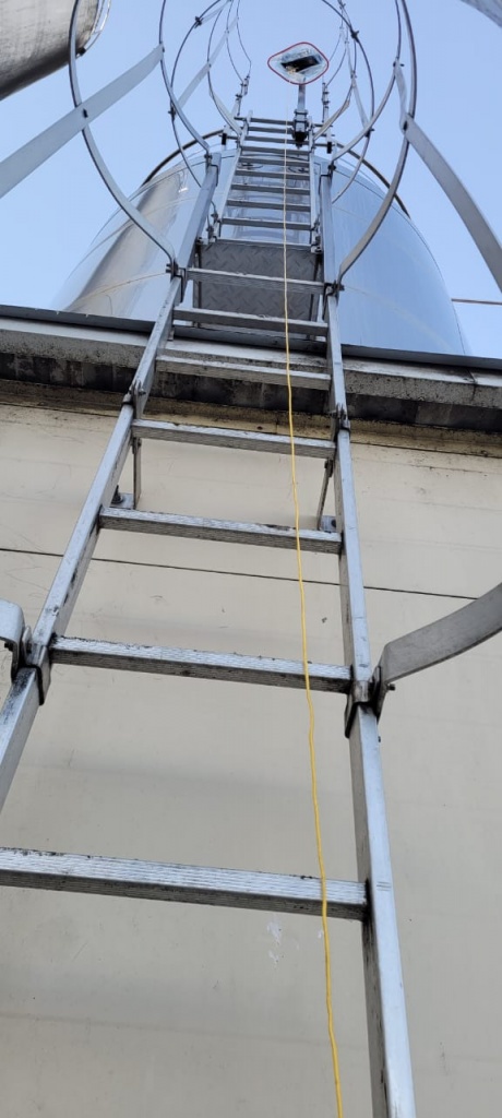 Вертикальные анкерные линии и системы для подъема по лестнице