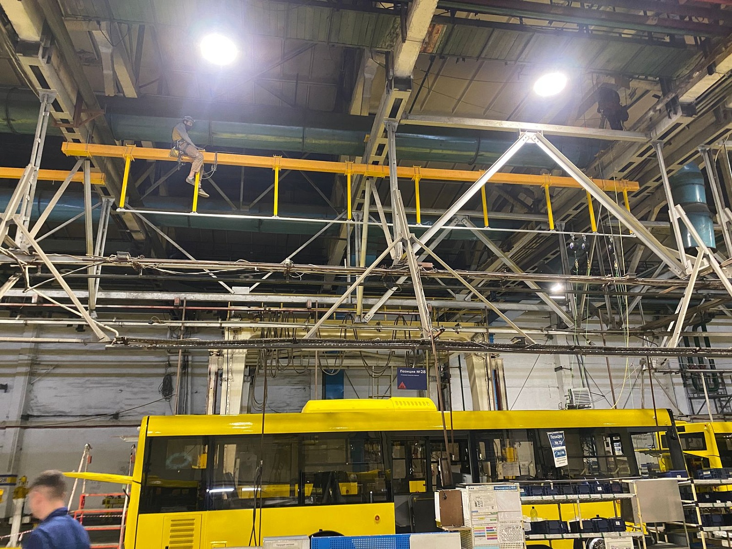 Стационарные анкерные линии в Московской области на заводе по ремонту автобусов