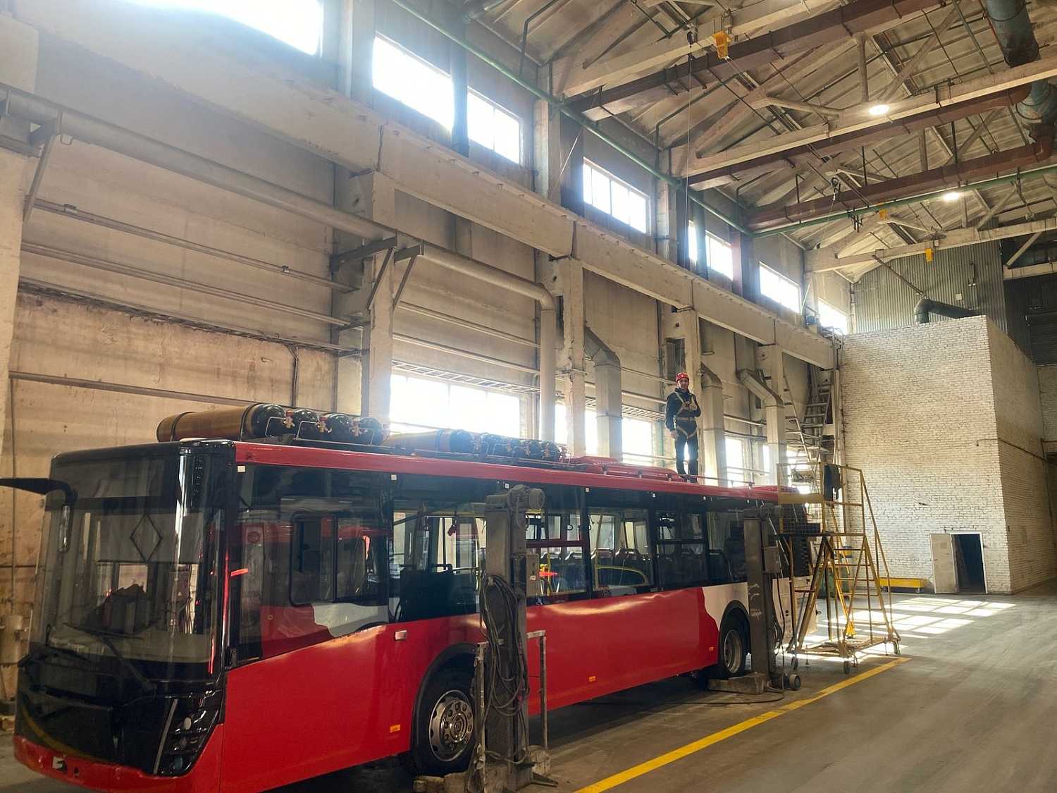Стационарные анкерные линии в Московской области на заводе по ремонту автобусов