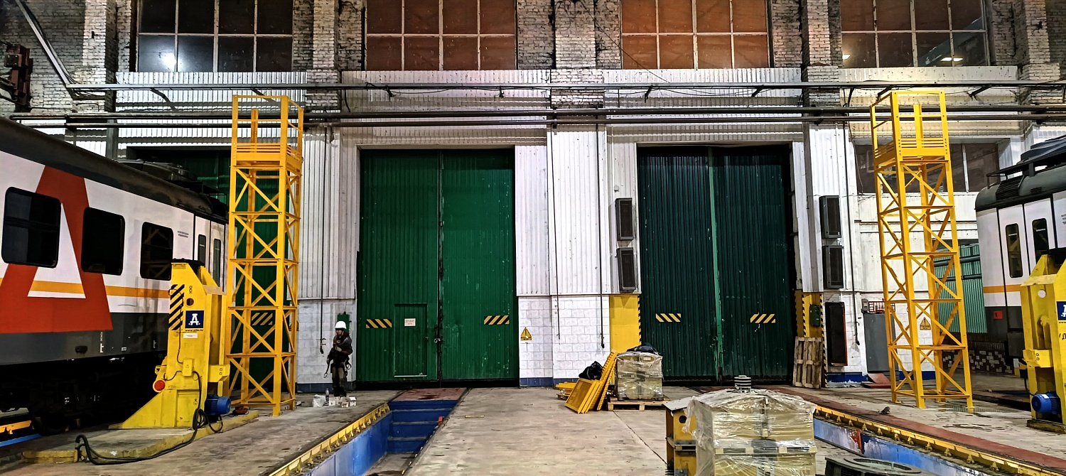 Анкерные устройства типа D и площадки подъема в моторвагонном депо Подмосковья