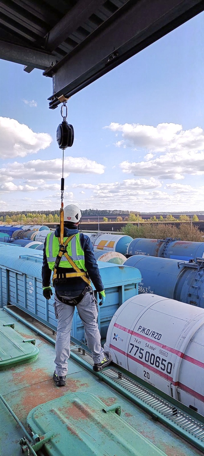 Жесткие анкерные линии MOST. Монтаж на железнодорожной эстакаде