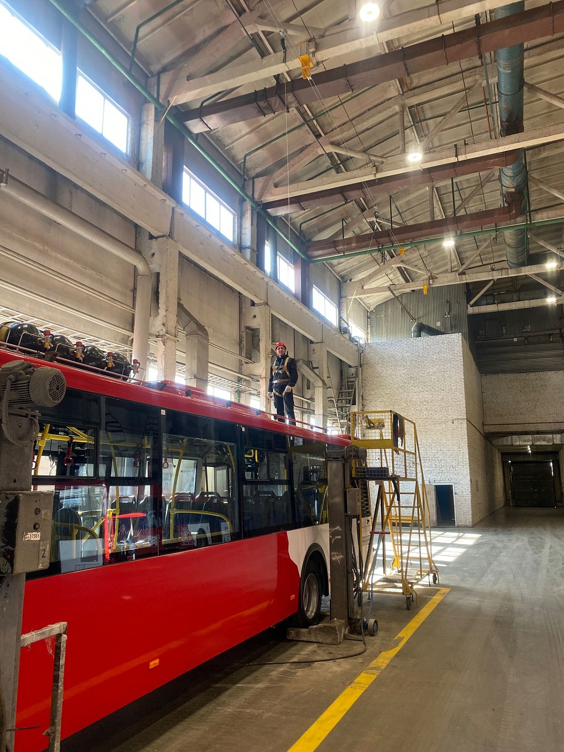 Стационарные анкерные линии в Московской области на заводе по ремонту автобусов