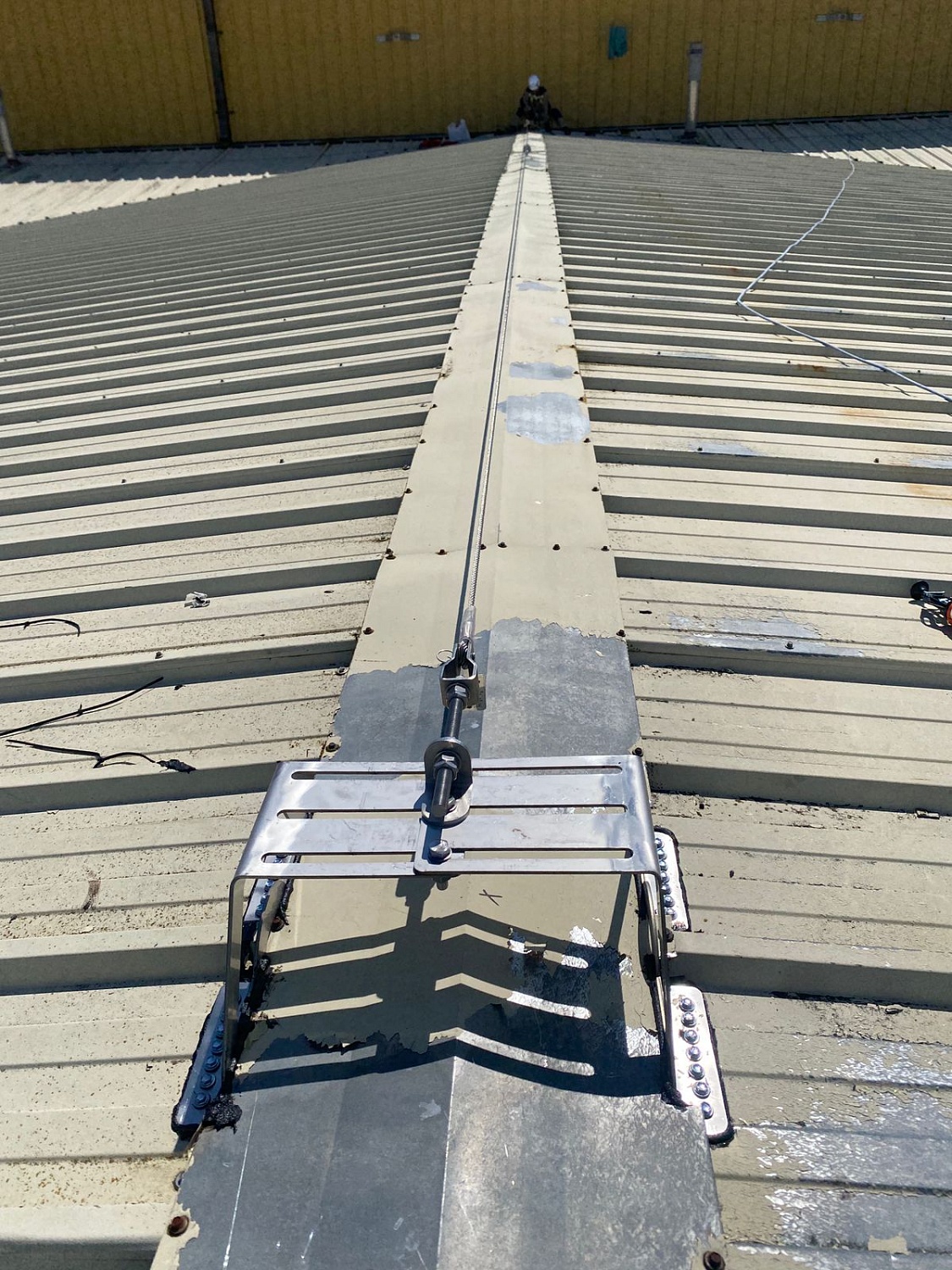 Анкерные линии по коньку кровли: опыт реализации проекта