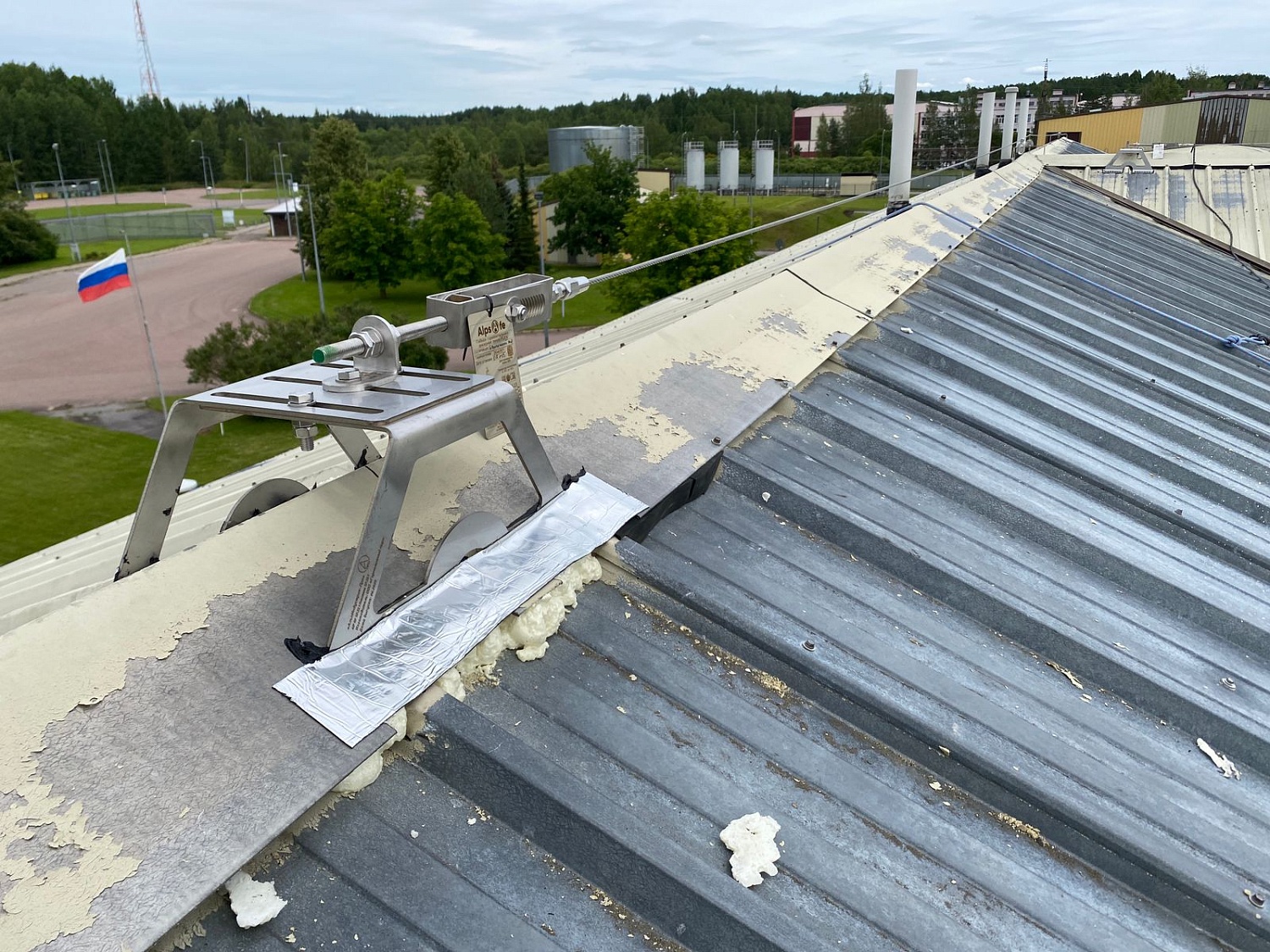 Анкерные линии по коньку кровли: опыт реализации проекта