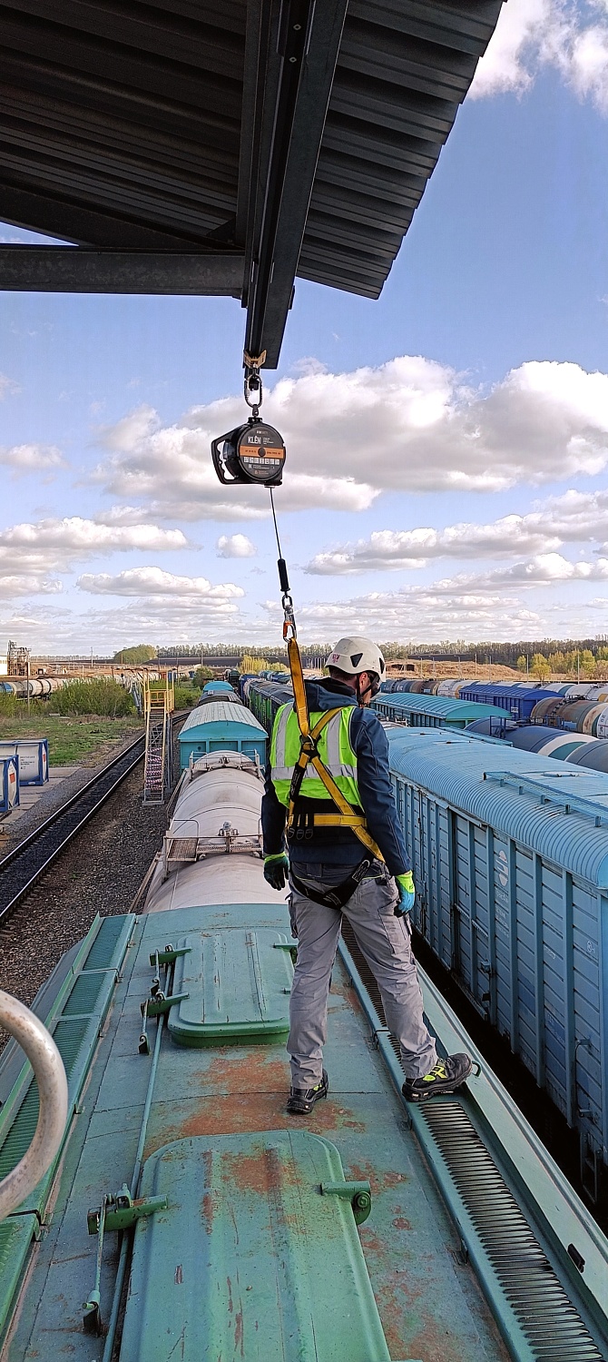 Жесткие анкерные линии MOST. Монтаж на железнодорожной эстакаде