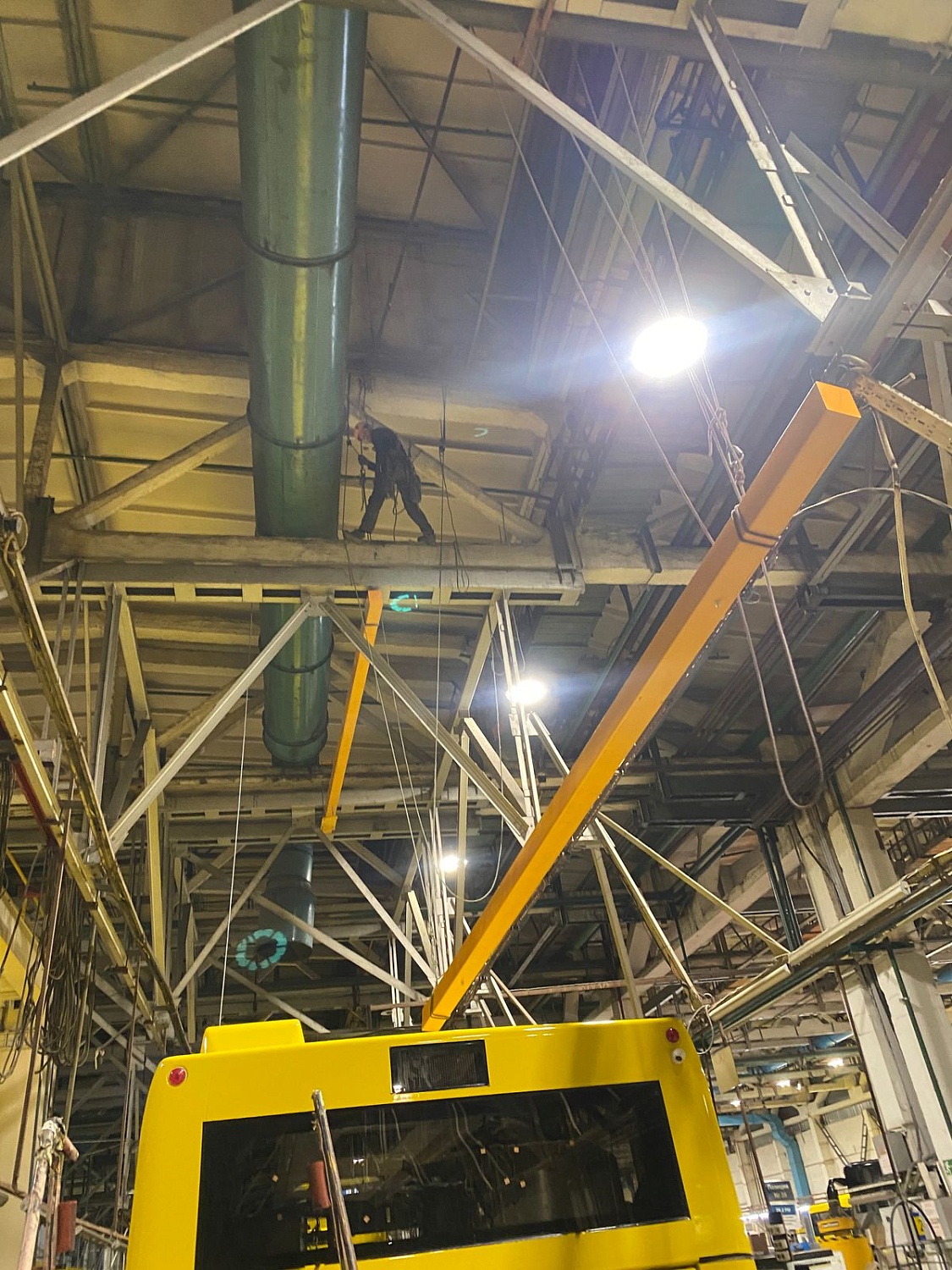 Стационарные анкерные линии в Московской области на заводе по ремонту автобусов