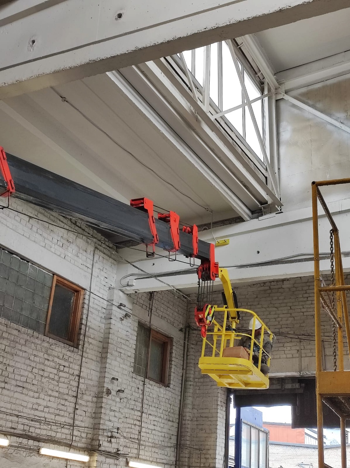 Анкерные линии для безопасной работы на автобусах