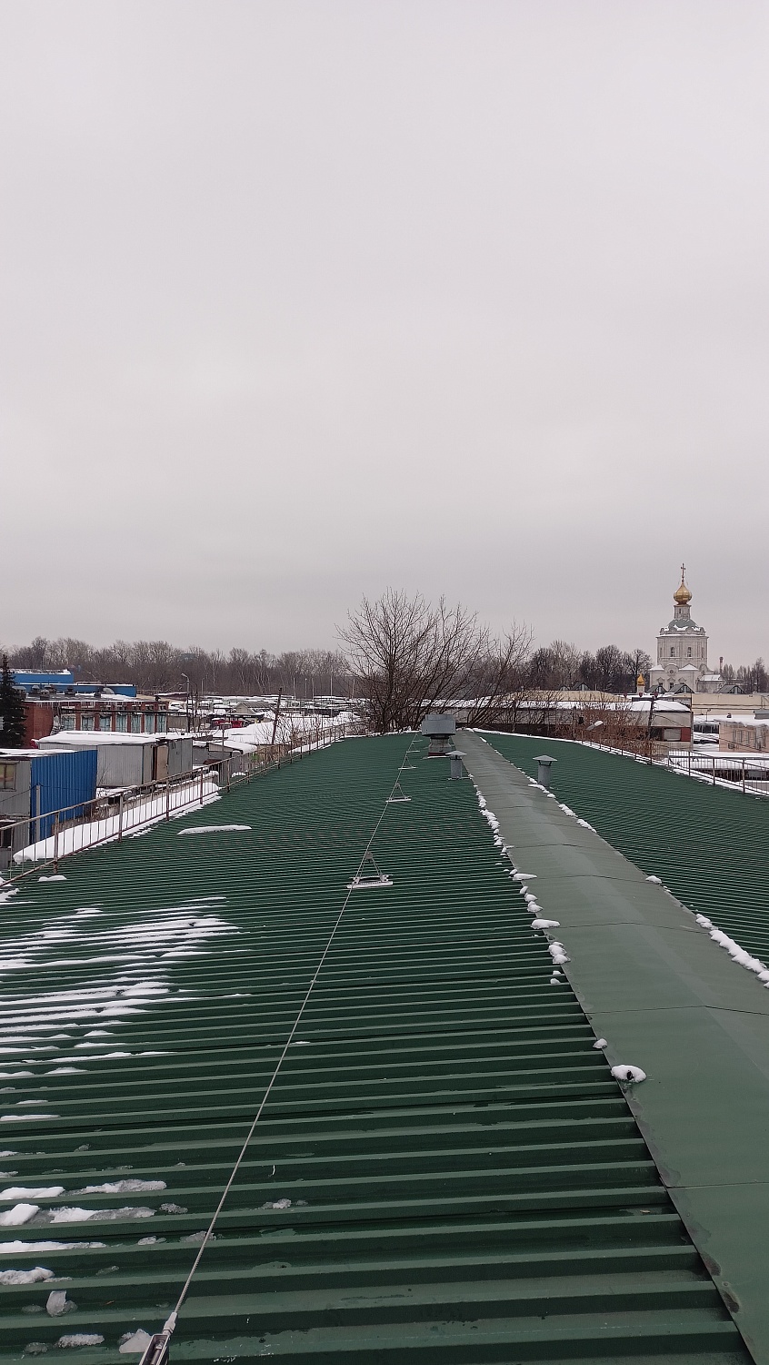 Гибкие анкерные линии на кровле из профлиста | Блог | АльпИндустрия-ПРО