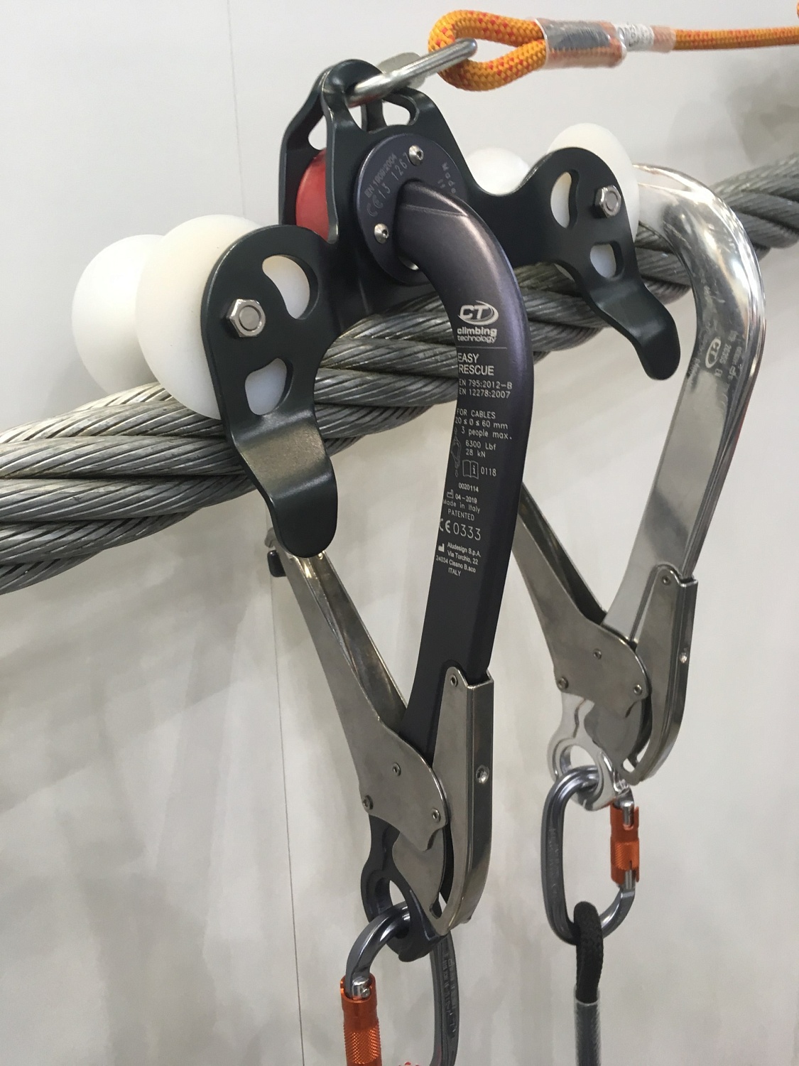 Блок ролик для канатных дорог с карабином Climbing technology EASY-RESCUE ANCHOR&PULLEY