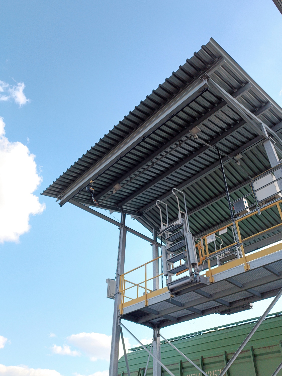 Жесткие анкерные линии MOST. Монтаж на железнодорожной эстакаде