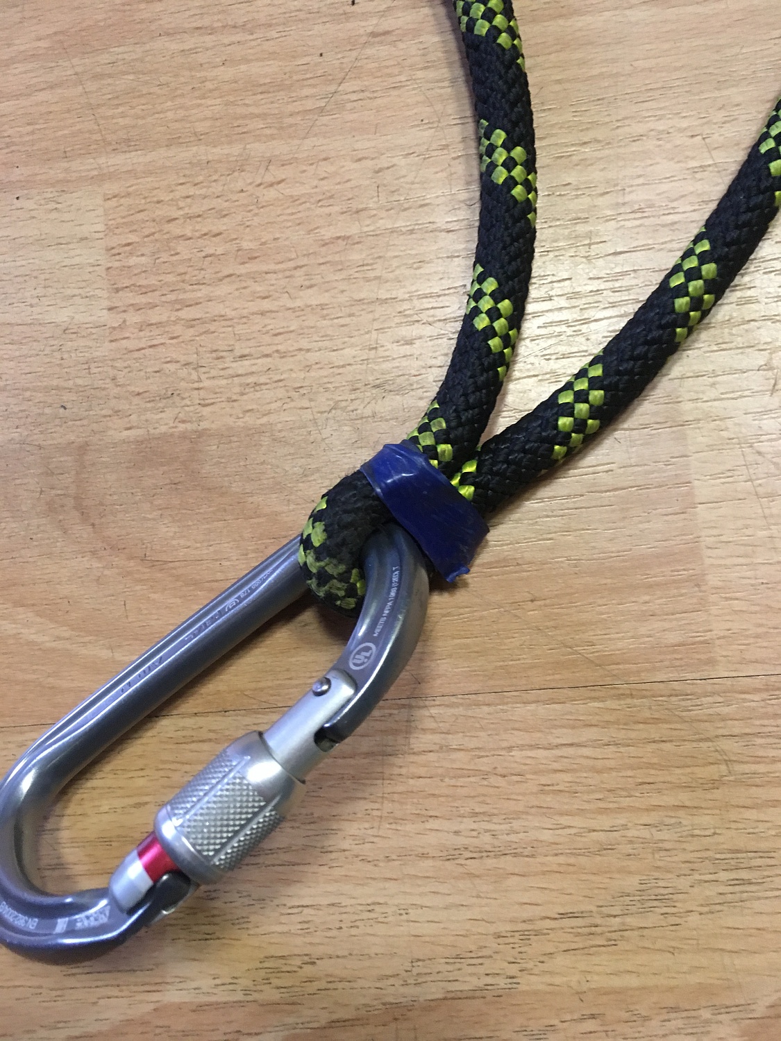 Периодический осмотр СИЗ от падения с высоты: типовые повреждения